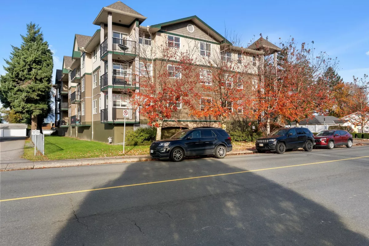 Family Room Photo of 309 46053 Chilliwack Central Road, Chilliwack, BC