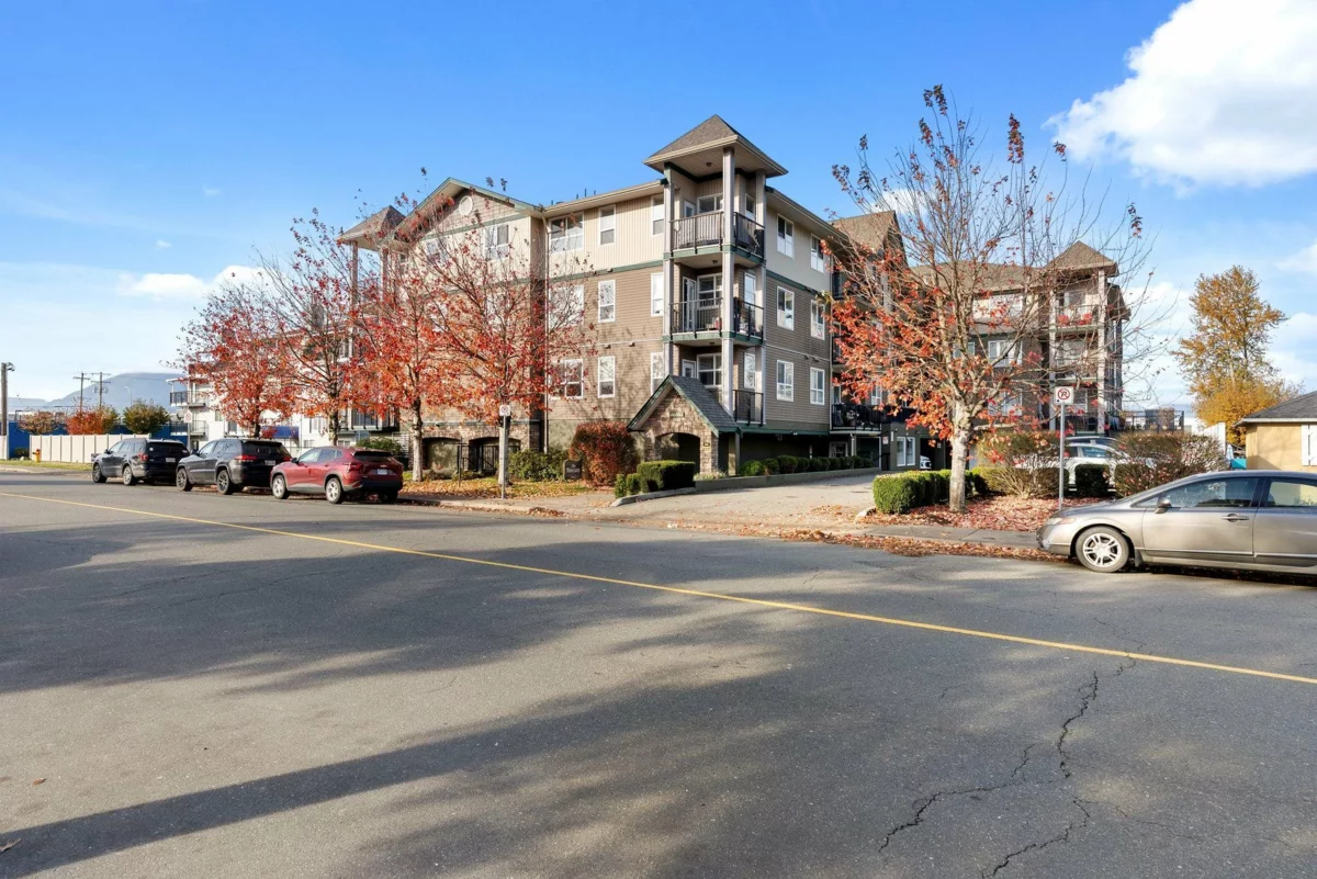 Living Room Photo of 309 46053 Chilliwack Central Road, Chilliwack, BC
