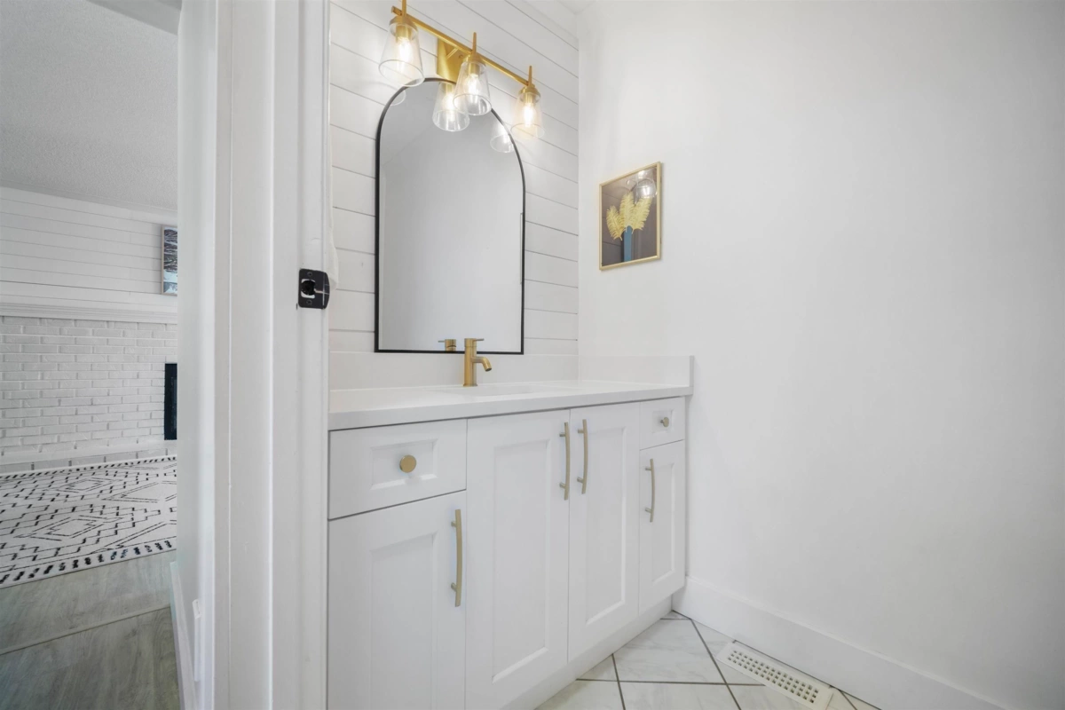 Guest Bathroom Photo of 5786 Aberdeen Street, Surrey, BC