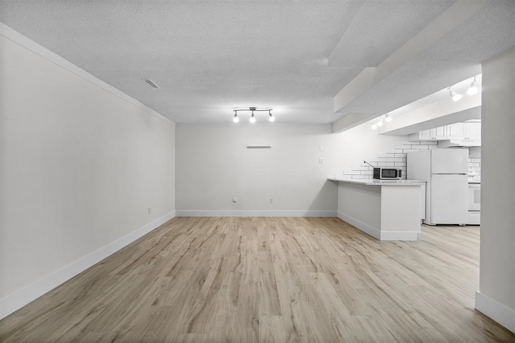 Neighborhood Park Photo Near 5786 Aberdeen Street, Surrey, BC