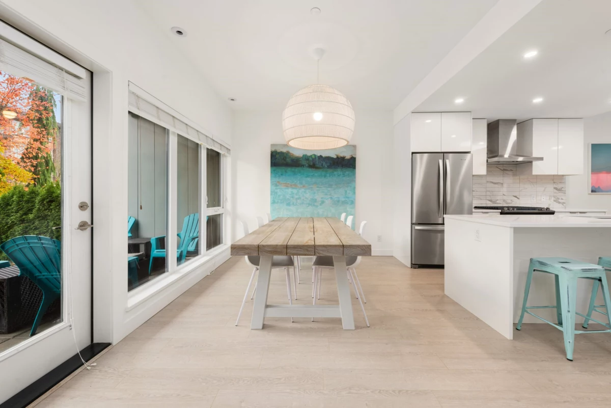 Family Room Photo of 3 3595 Salal Drive, North Vancouver, BC