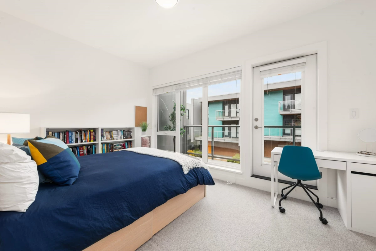 Kitchen Island Photo of 3 3595 Salal Drive, North Vancouver, BC