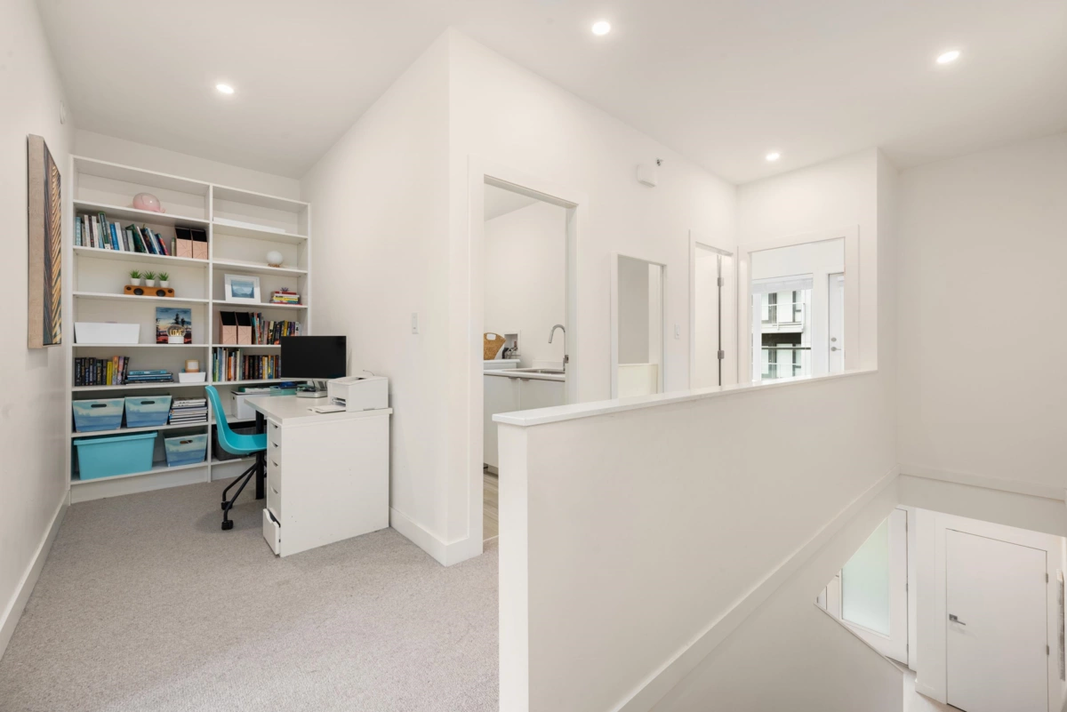 Office / Den Photo of 3 3595 Salal Drive, North Vancouver, BC