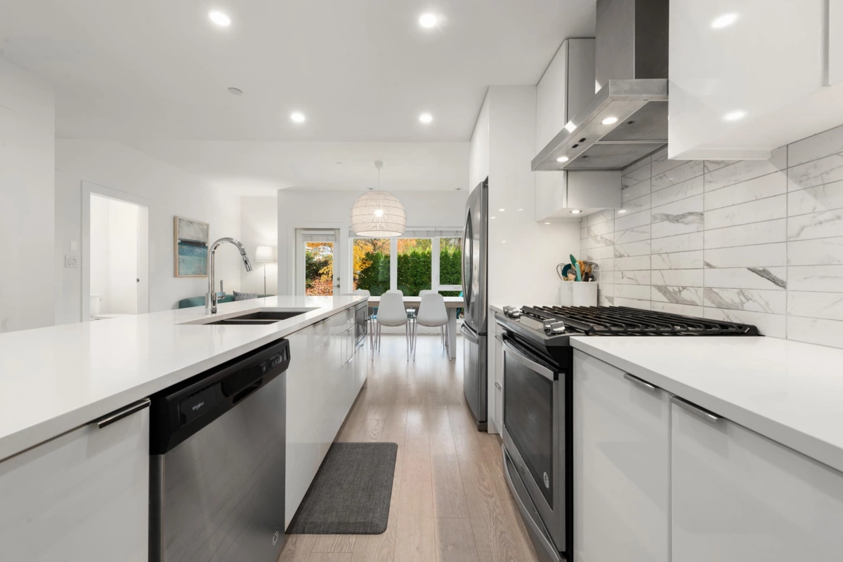 Powder Room Photo of 3 3595 Salal Drive, North Vancouver, BC