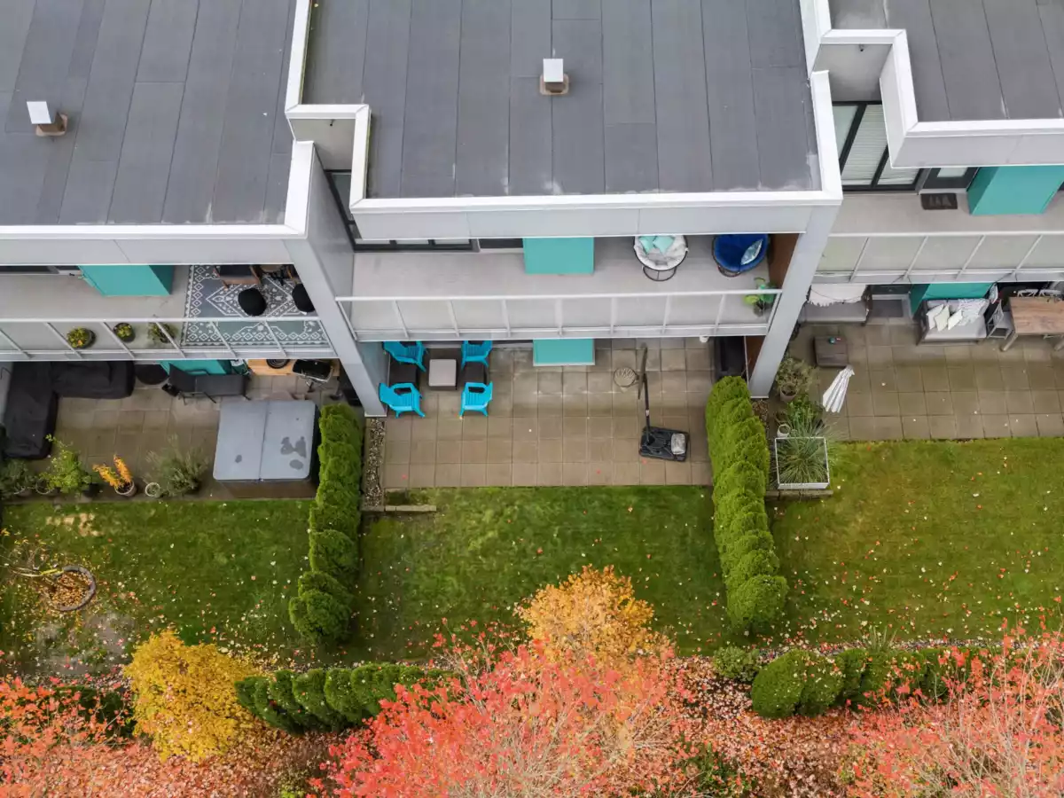 Staircase Photo of 3 3595 Salal Drive, North Vancouver, BC