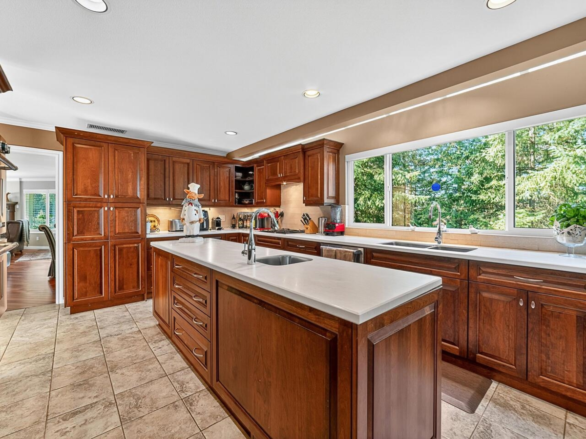 Dining Area Photo of 5302 Westhaven Wynd, West Vancouver, BC