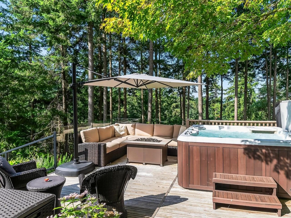 Garage Interior Photo of 5302 Westhaven Wynd, West Vancouver, BC