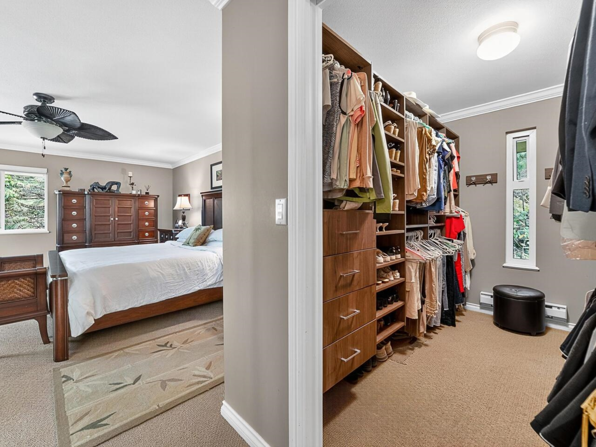 Guest Bathroom Photo of 5302 Westhaven Wynd, West Vancouver, BC