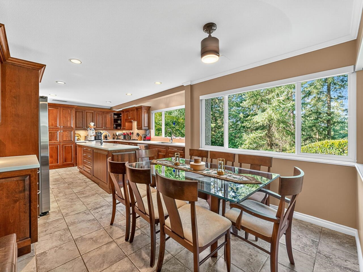 Kitchen Photo of 5302 Westhaven Wynd, West Vancouver, BC