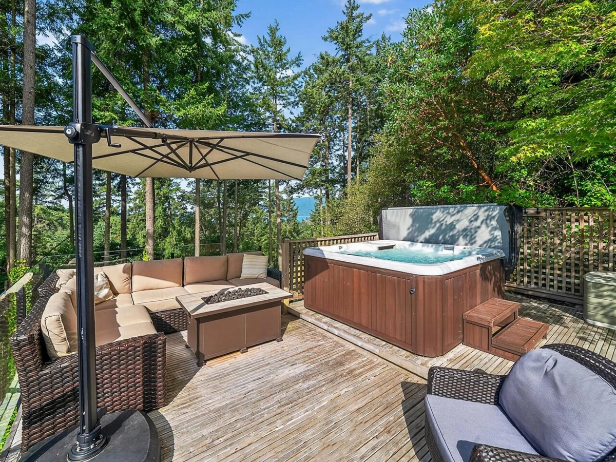 Outdoor Patio Photo of 5302 Westhaven Wynd, West Vancouver, BC