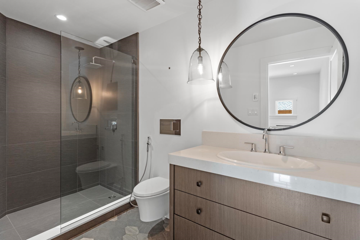 Basement Recreation Room Photo of 42 Sweetwater Place, Lions Bay, BC