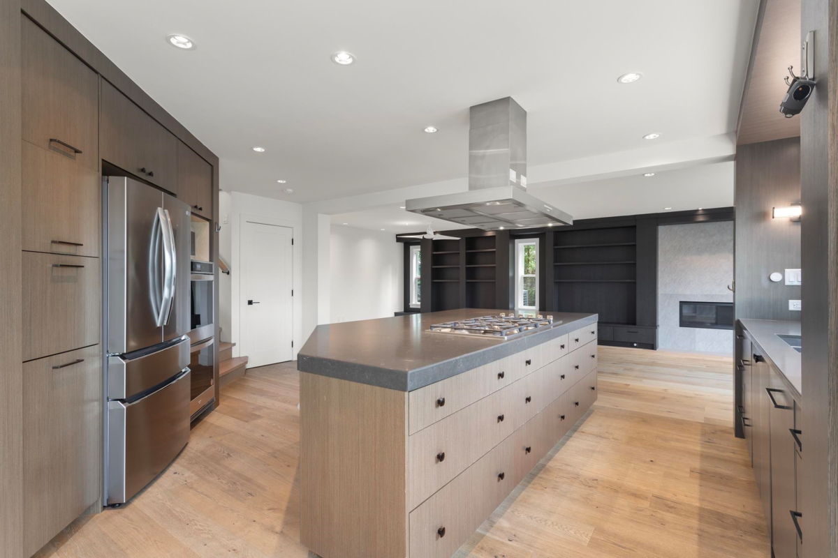 Kitchen Island Photo of 42 Sweetwater Place, Lions Bay, BC