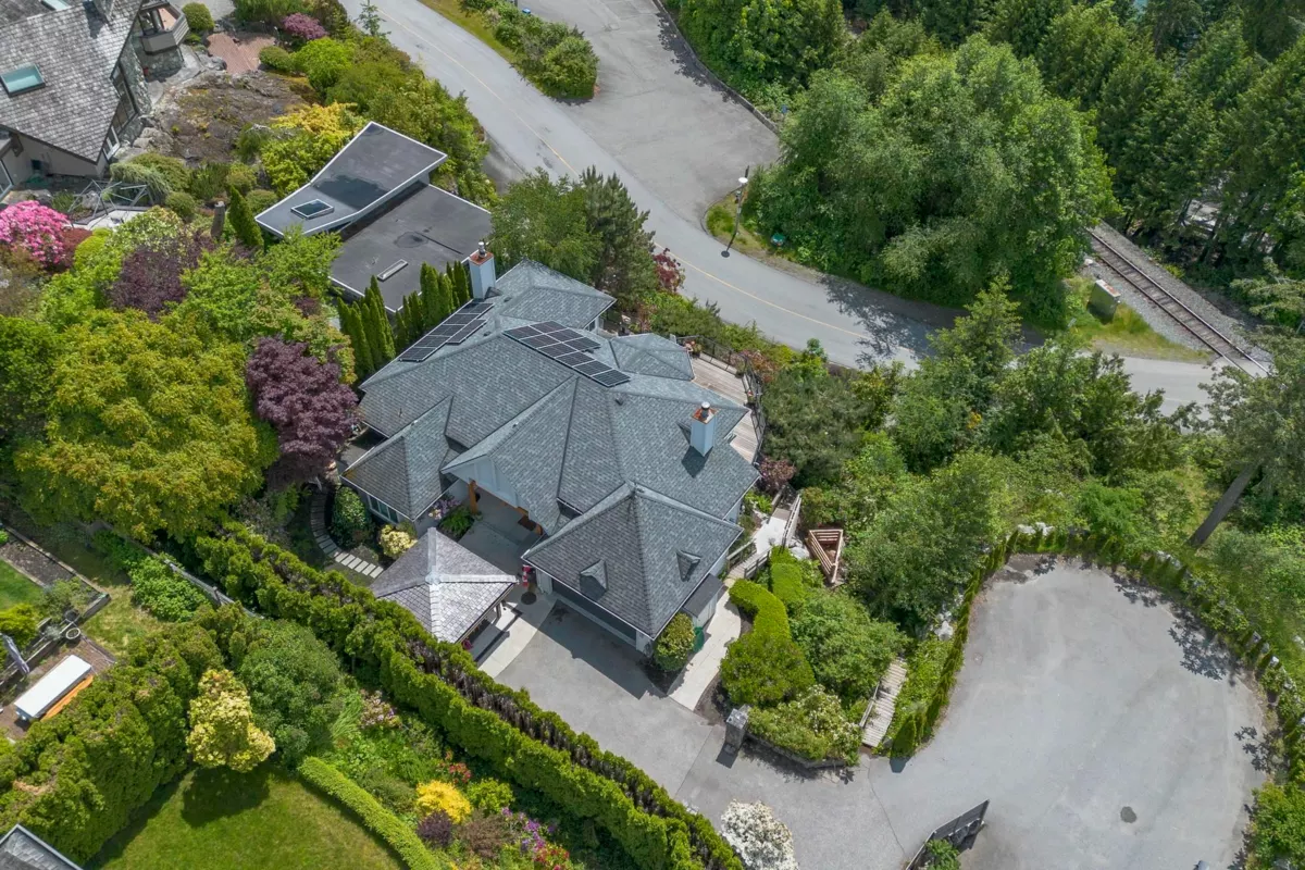 Living Room Photo of 42 Sweetwater Place, Lions Bay, BC