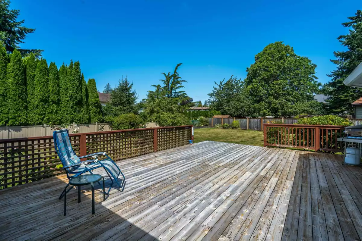 Breakfast Nook Photo of 15475 Kilmore Court, Surrey, BC
