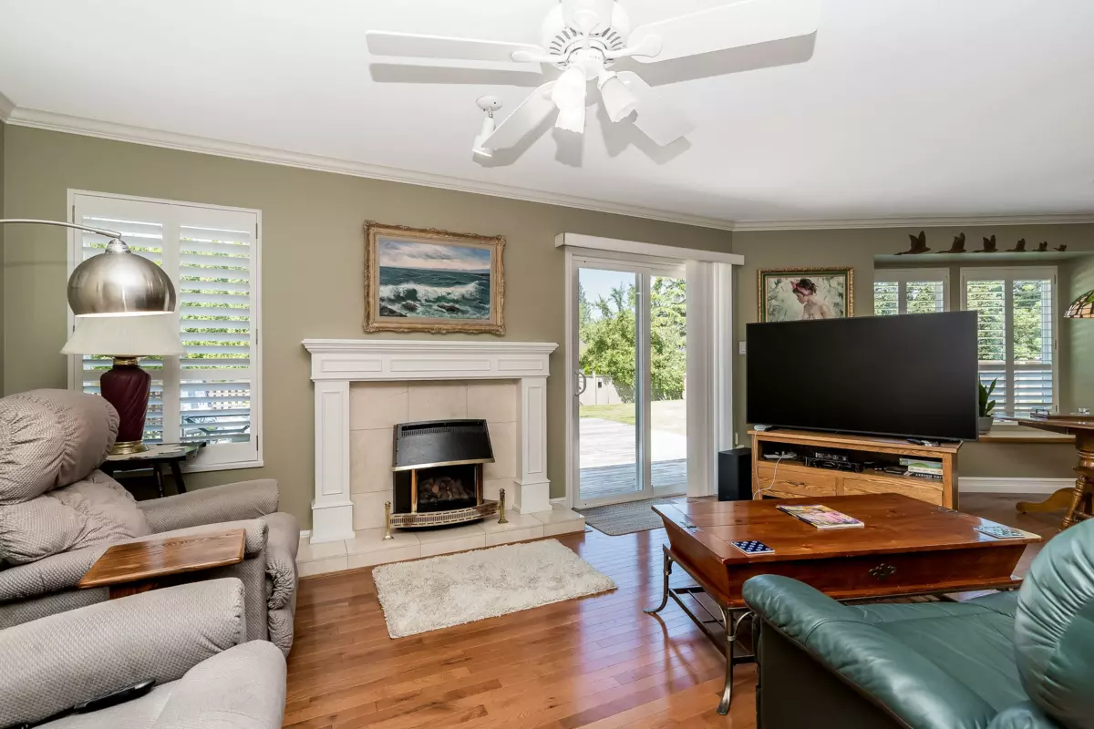 Garage Interior Photo of 15475 Kilmore Court, Surrey, BC