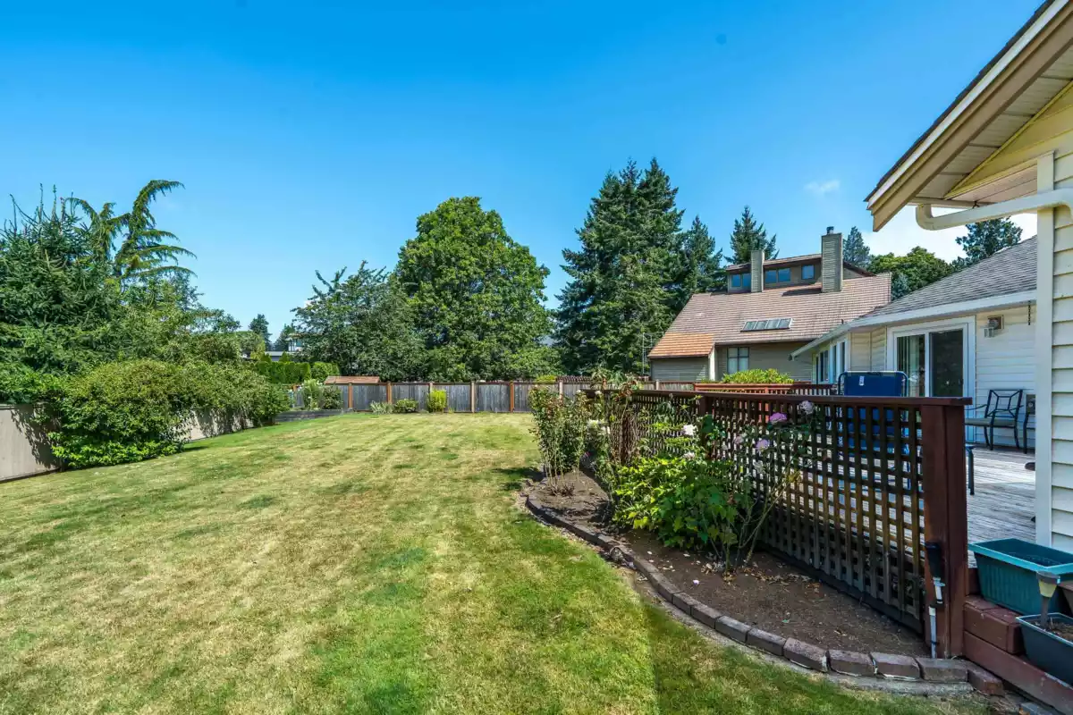Kitchen Photo of 15475 Kilmore Court, Surrey, BC