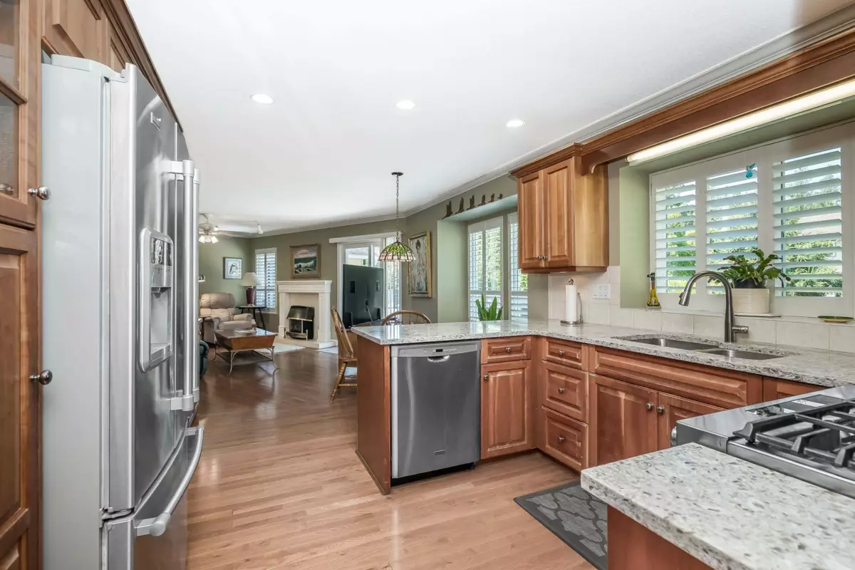 Laundry Room Photo of 15475 Kilmore Court, Surrey, BC