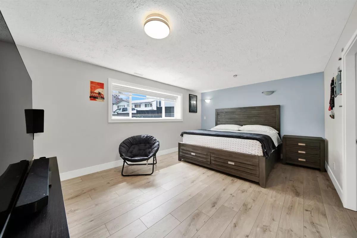 Basement Recreation Room Photo of 9088 146a Street, Surrey, BC