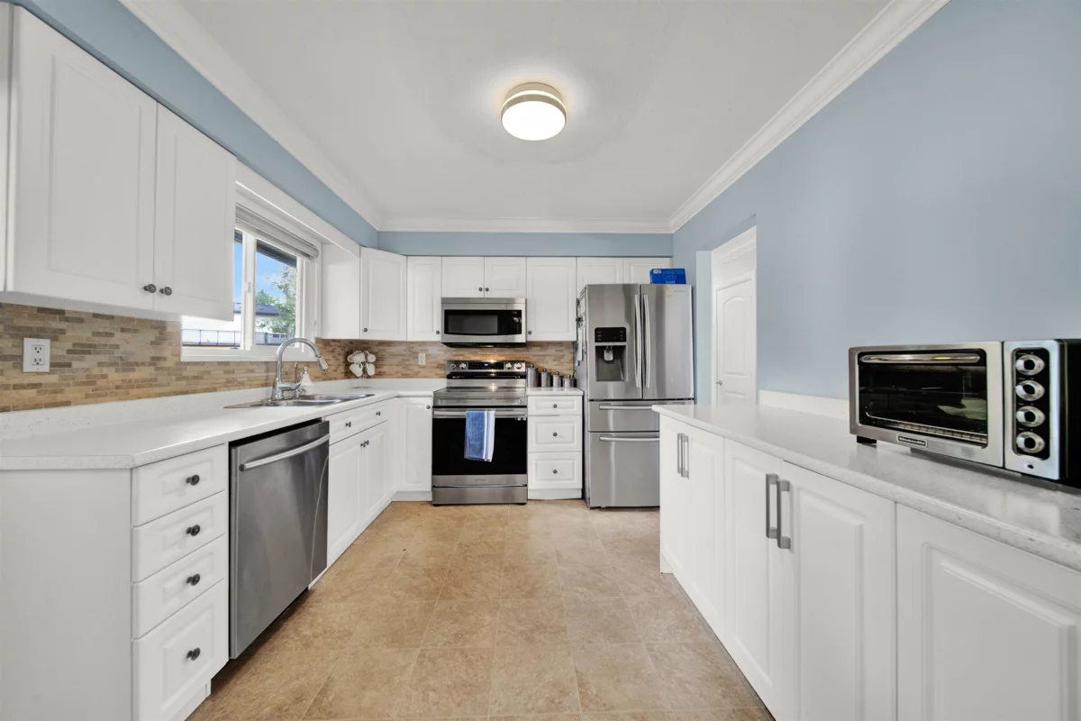 Dining Area Photo of 9088 146a Street, Surrey, BC