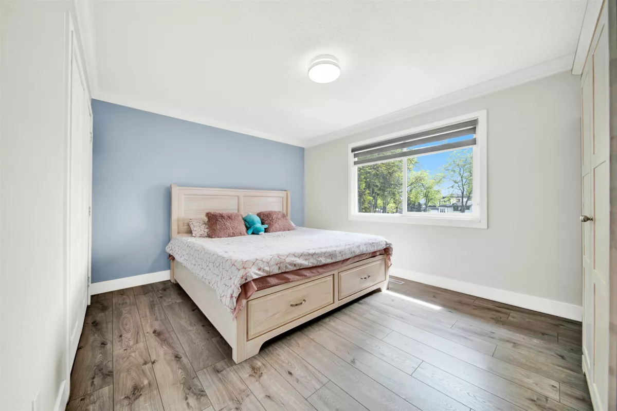 Guest Bathroom Photo of 9088 146a Street, Surrey, BC