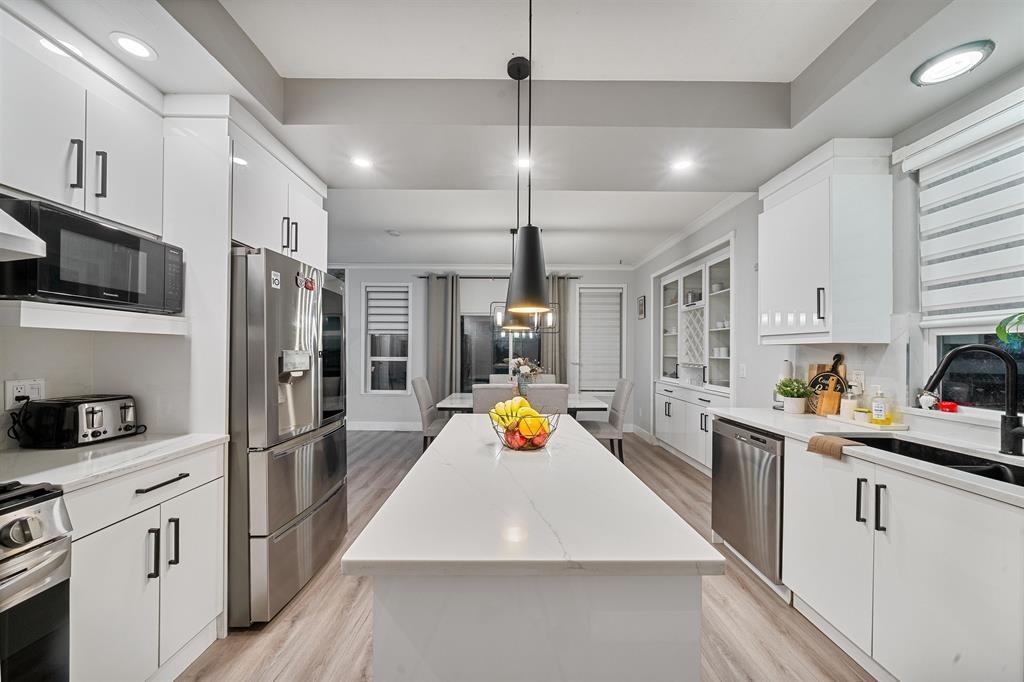 Exterior Front Photo of 19461 62 Avenue, Surrey, BC