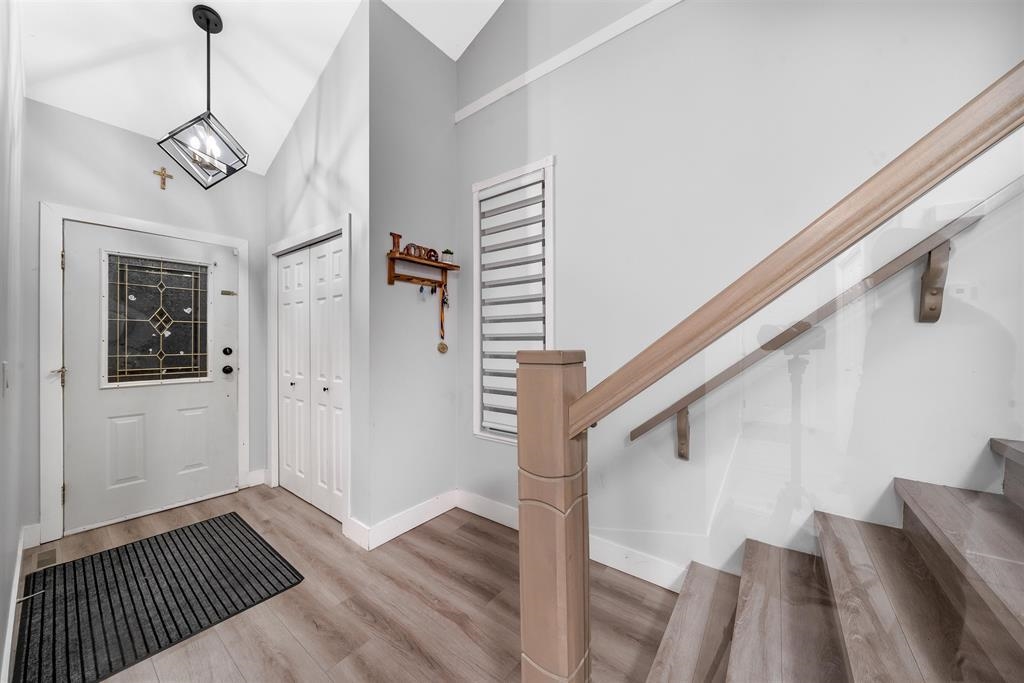 Primary Bathroom Photo of 19461 62 Avenue, Surrey, BC