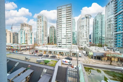 Basement Recreation Room Photo of 602 1270 Robson Street, Vancouver, BC