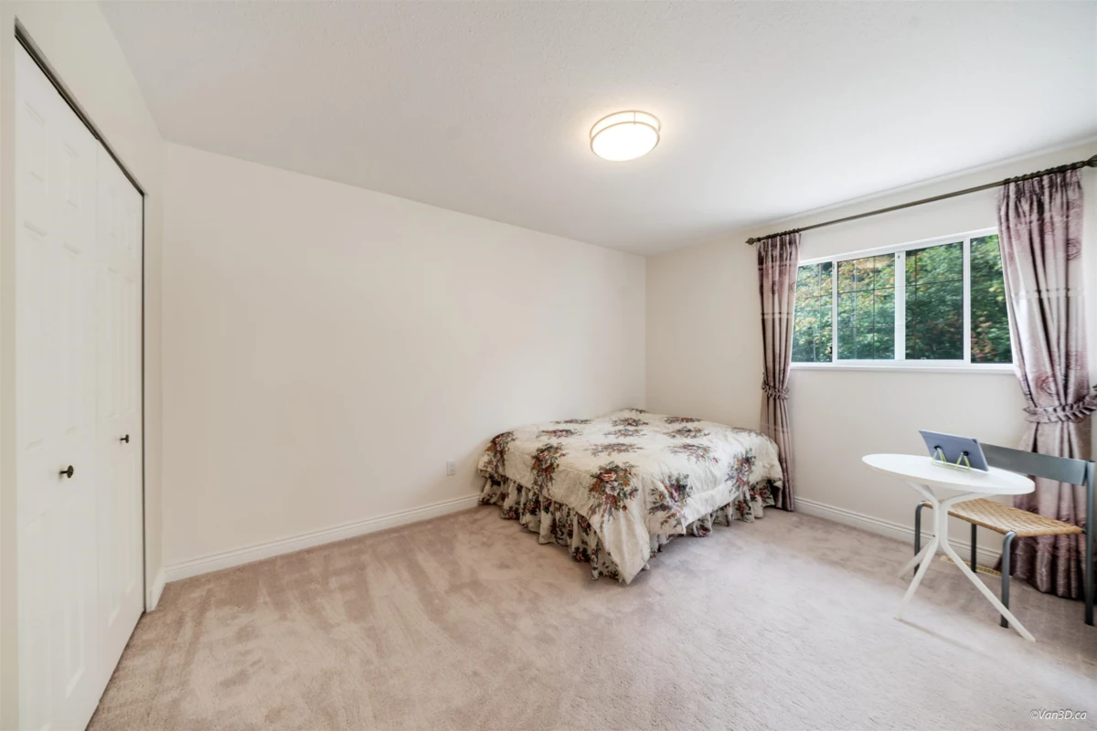 Garden / Landscaping Photo of 1279 Erskine Street, Coquitlam, BC