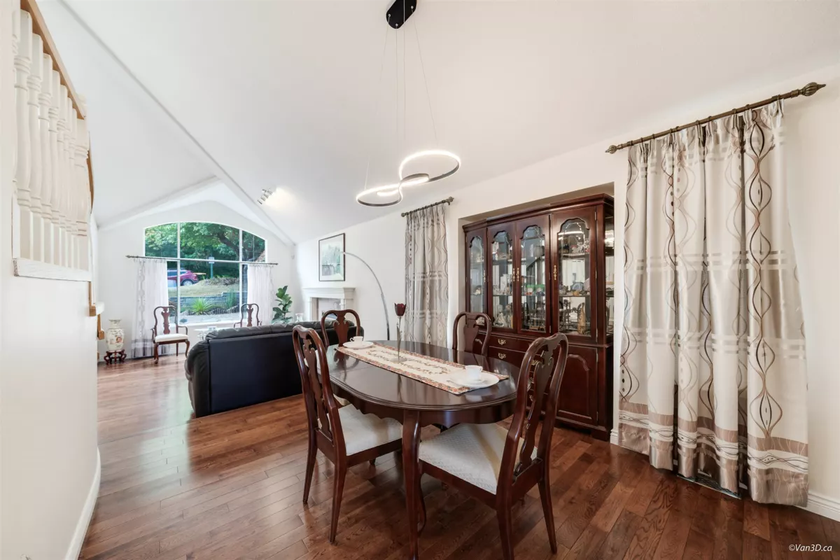 Primary Bathroom Photo of 1279 Erskine Street, Coquitlam, BC