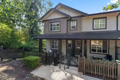 Staircase Photo of 16 11176 Gilker Hill Road, Maple Ridge, BC
