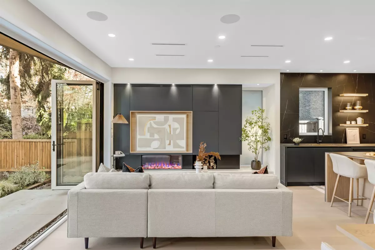 Dining Area Photo of 1 2764 W 14th Avenue, Vancouver, BC