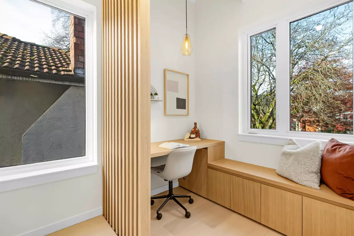 Entry Foyer Photo of 1 2764 W 14th Avenue, Vancouver, BC