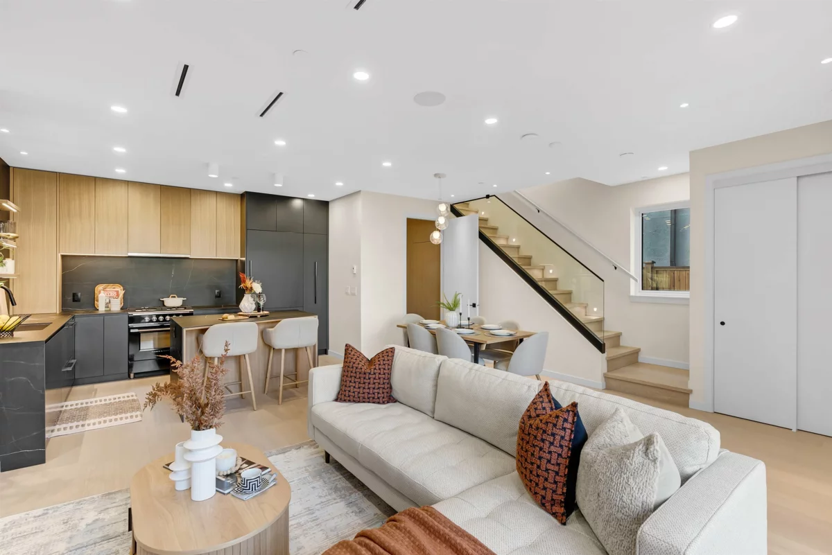 Exterior Front Photo of 1 2764 W 14th Avenue, Vancouver, BC