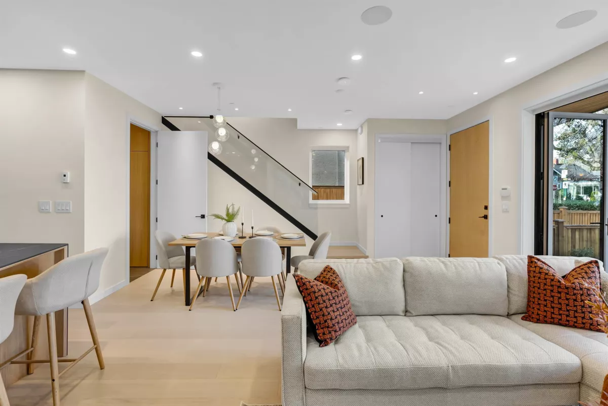 Kitchen Island Photo of 1 2764 W 14th Avenue, Vancouver, BC