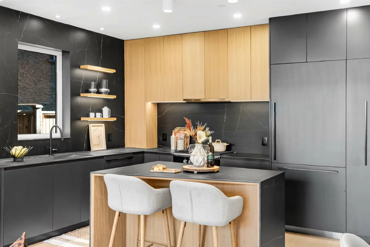 Primary Bathroom Photo of 1 2764 W 14th Avenue, Vancouver, BC