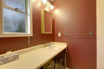 Guest Bathroom Photo of 9230 212b Street, Langley, BC