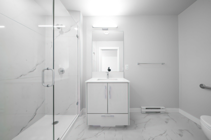 Primary Bathroom Photo of SL6 10333 River Drive, Richmond, BC
