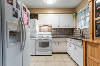 Walk-In Closet Photo of 10975 Partridge Crescent, Surrey, BC