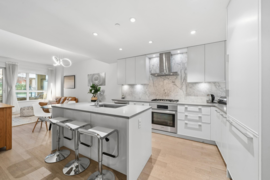 201 3220 Connaught Crescent, North Vancouver, BC