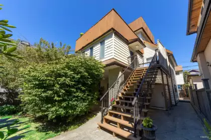 2141 W 47 Avenue, Vancouver, BC, Kerrisdale — 4 bed single family residence for sale