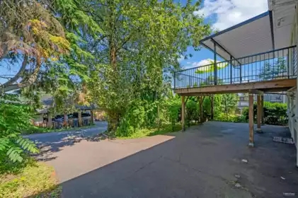 Backyard Photo of 917 Ladner Street, New Westminster, BC