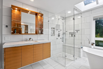 Hallway Photo of 1411 Madrona Place, Coquitlam, BC