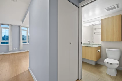 Entry Foyer Photo of 512 445 W 2nd Avenue, Vancouver, BC