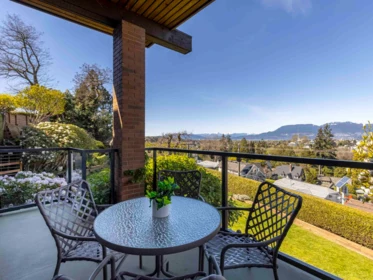 Breakfast Nook Photo of 5012 Maple Street, Vancouver, BC