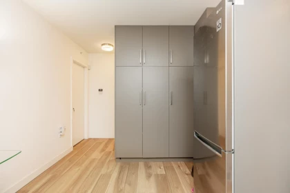 Hallway Photo of 2 589 W King Edward Avenue, Vancouver, BC