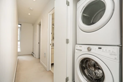 Powder Room Photo of 2 589 W King Edward Avenue, Vancouver, BC