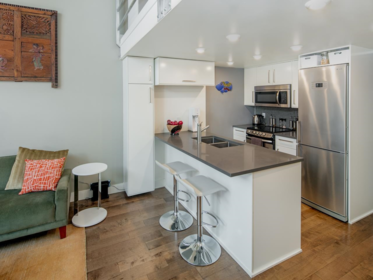 Breakfast Nook Photo of 714 22 E Cordova Street, Vancouver, BC