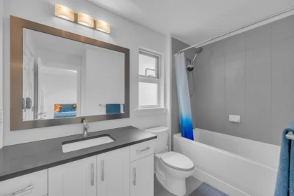 Hallway Photo of 16549 21 Avenue, Surrey, BC