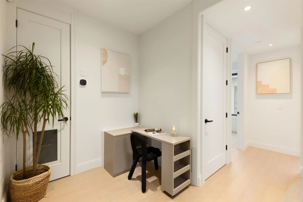 Hallway Photo of 1 1183 W 33rd Avenue, Vancouver, BC