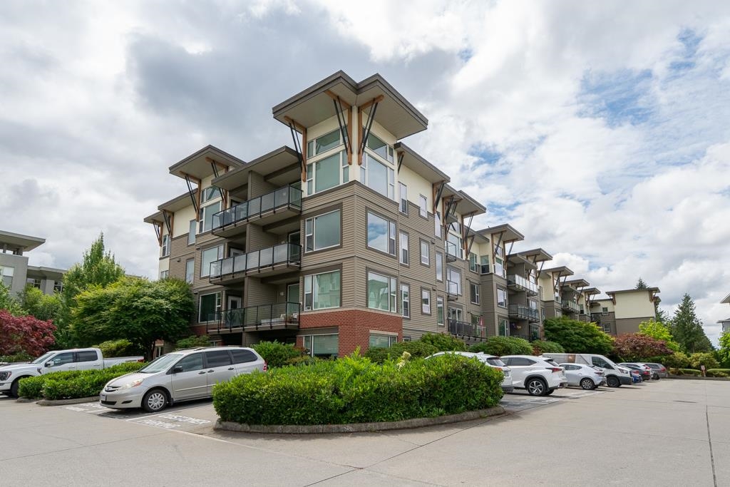 Exterior Rear Photo of 114 33539 Holland Avenue, Abbotsford, BC